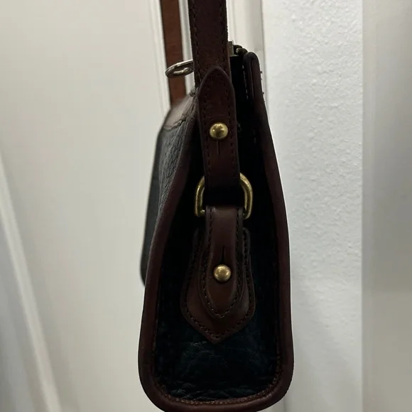 Dooney & Bourke Black and Brown Vintage Leather Messenger Bag - Picture 3 of 12